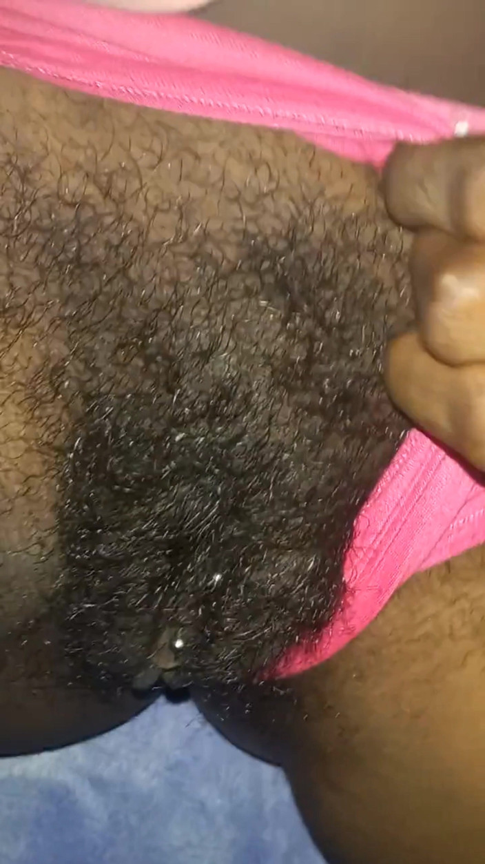 Super sexy ebony cuties: Berkelip menggesel pepek berbulu ketat saya sudut pandangan dekat