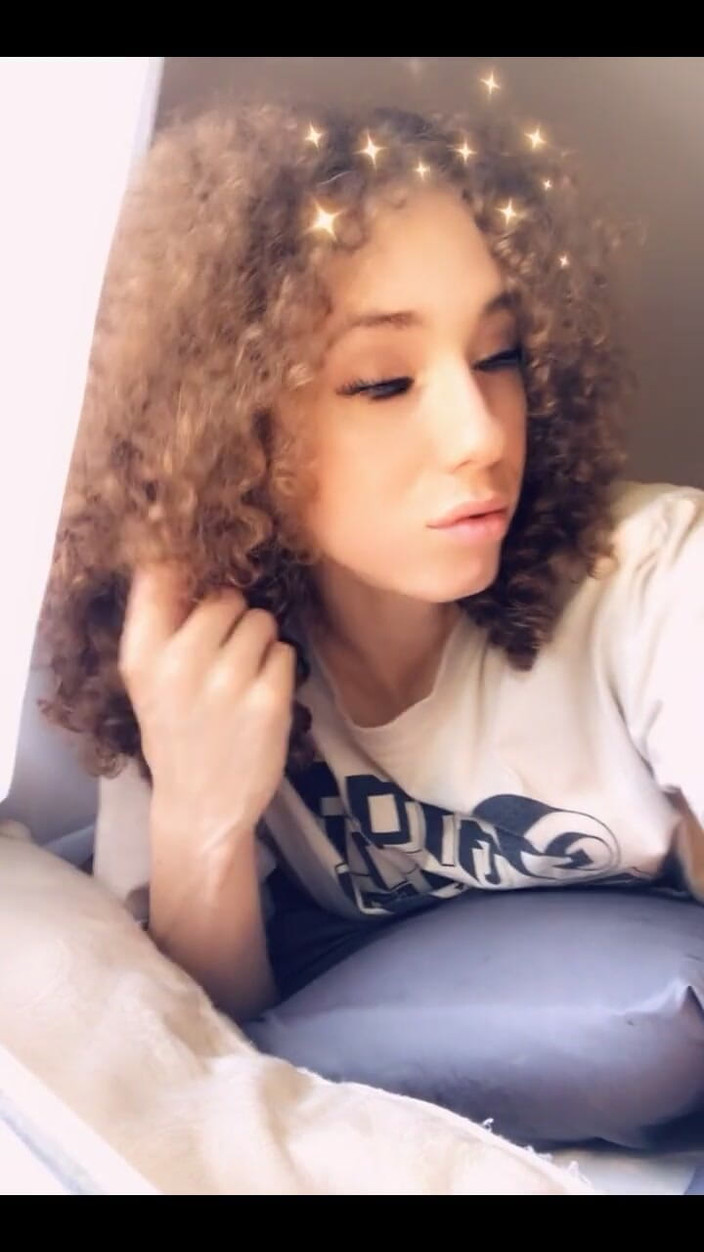 Tia Tizzianni Productions: Lily Demure: Postříkáš mě a ošukáš mě?