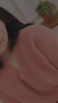 Erika Shiomi Se Convulse Dans Un Orgasme Sans Fin En Parlant De Façon Coquine À La Caméra