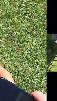 Krásná MILFka v sexy bílém prádle je ošukaná zezadu venku a stříká na její velký zadek