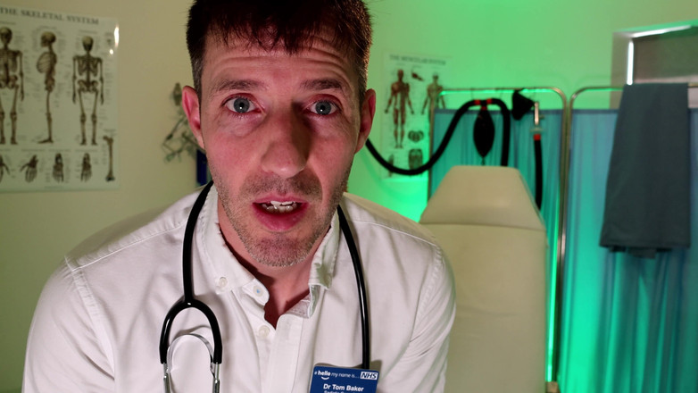 TomBakerBDSM: En primer plano - control de castidad con el Dr. Baker (4k)