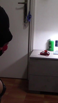 42 minuten pijpbeurt bondage MILF met sperma slikken
