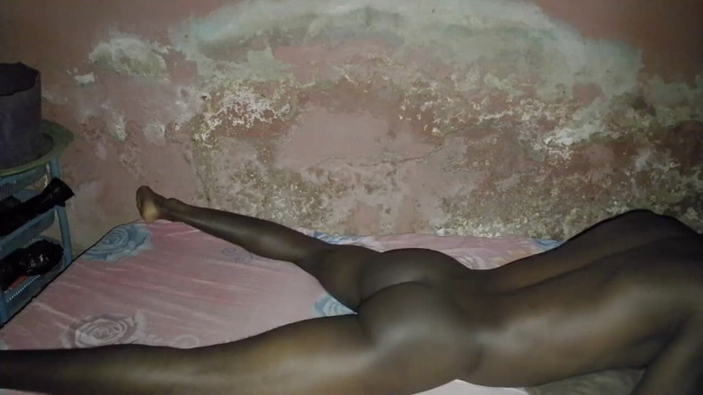 Masturbator emmy: Pounding My Bed with My Dick