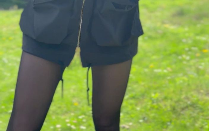 Sonya Pretty: Fille nue