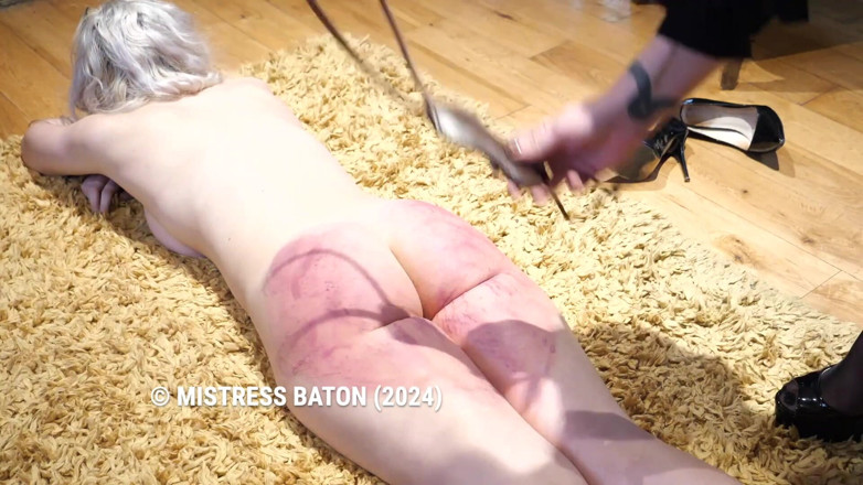 MistressBaton: उसकी चूत के होंठ झूठ नहीं बोलते