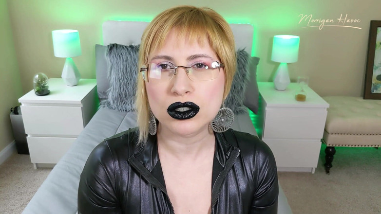 Morrigan Havoc: Punând ruj negru