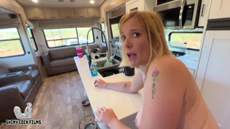 Jane Cane: 내 자지에 걸린 새엄마!