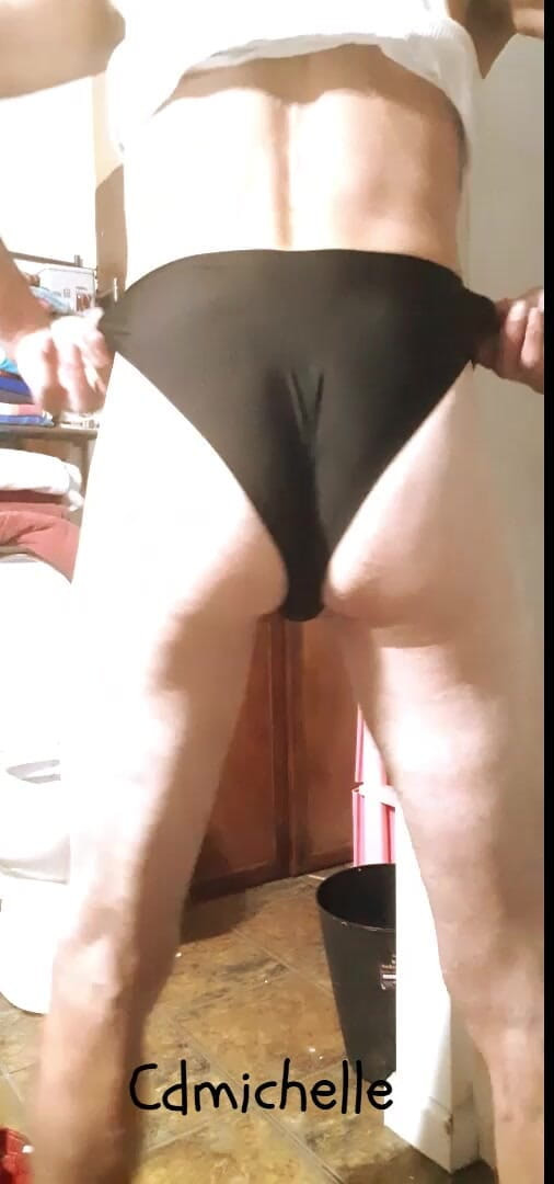 Cd Michelle lingerie: Cdmichelle bär svarta trosor