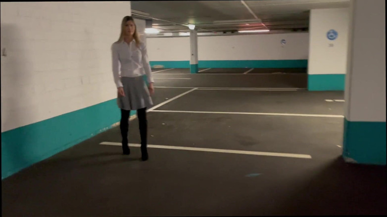 Mellybunnyluder: Hobby Whore Is Persuaded to Fuck by the Agency Boss