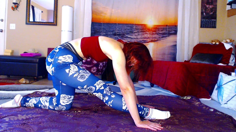 Aurora Willows: Ssquats et splits yoga