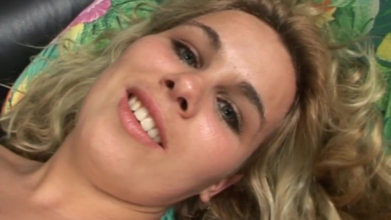 Real Home Made: Blonde slut fingering her wet pussy for a solo sex...