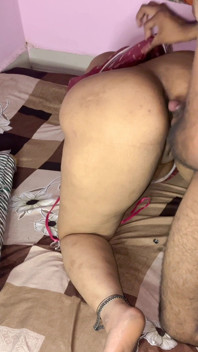 Calda moglie indiana indiana venduta da suo marito al suo amico per sesso parte 2