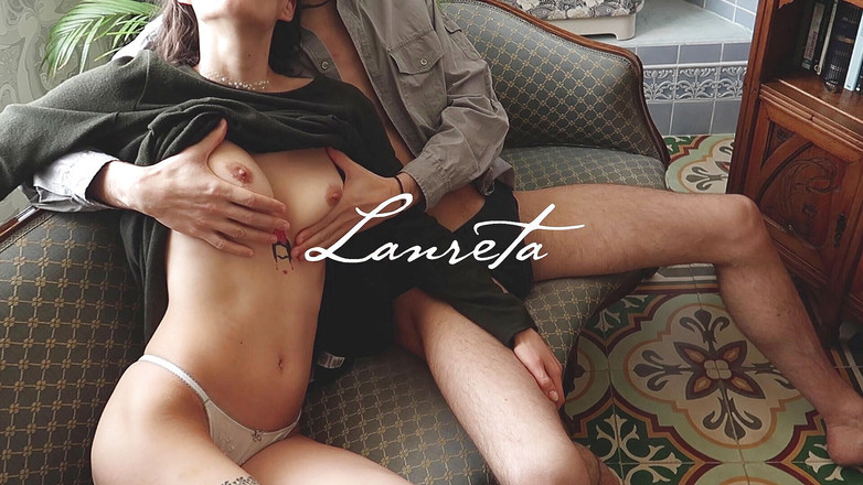 Lanreta: La giovane coppia sexy ha una scopata molto calda sul...