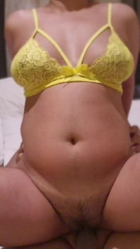 Tante seksi ini dientot habis-habisan setelah menikah sama adik tirinya