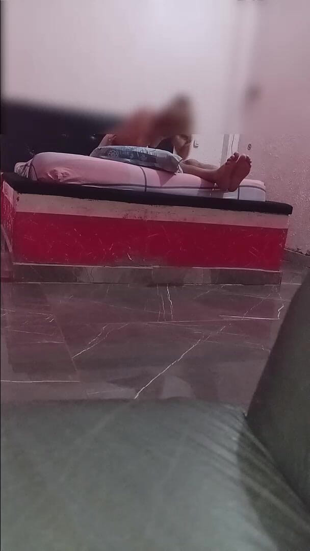 parejacasero: モーテルでの金持ちのフェラチオ