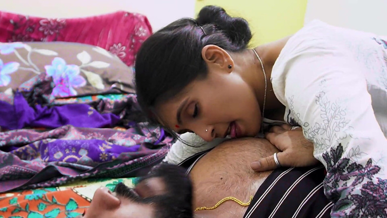 Xtramood: Uma história de um sexy bhabi e garoto com tesão,...