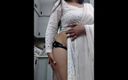 Indian Tubes: Girlfriend Show Her Body Part.
