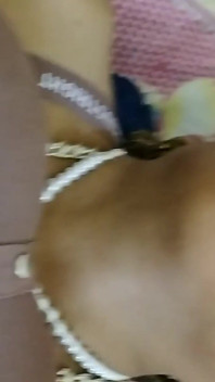 セクシーな女性が彼女の継父をクソするホット乳首小さな猫が舐め出される