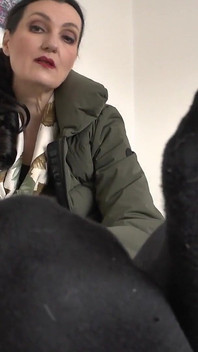 Побалуй своего владельца - черные носки в коротком перерыве в видео от первого лица, инструкция по леди Виктория Валенте