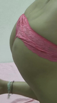 Sötaste tonårs styvsyster hade första analsex med högt stönande och hindi prata