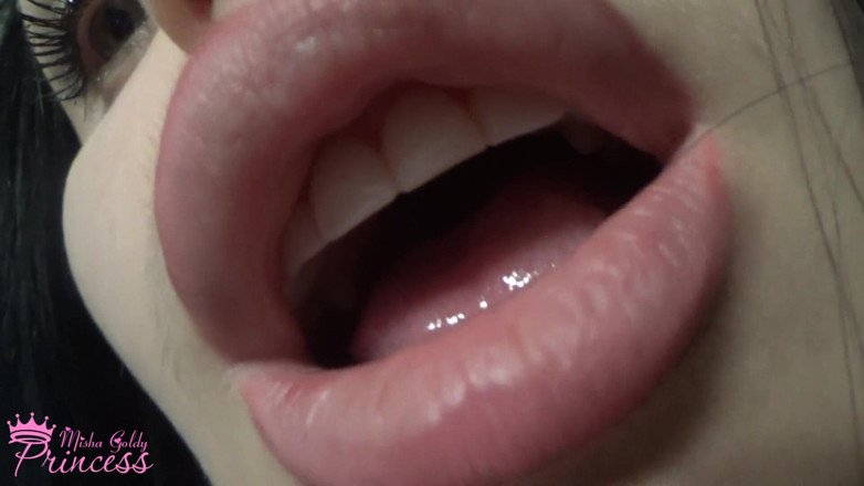 Goddess Misha Goldy: Estás obsesionado con mis labios naturales completos