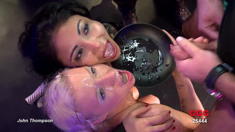 Deutschland Porno X: Ggg wild bukkake: สาวผมบลอนด์และผมสีน้ําตาลแดงโดนน้ําแตกเต็มหน้า