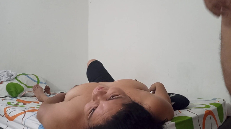 Couple amateur: Manželka kouří hluboko do krku