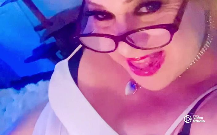 Krissy Sweets: Krissy Sweets на высоких каблуках, подборка, поглаживая ее член