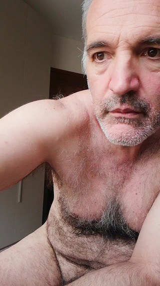 Setesesso7: Cama çifte işeme ve boşalmak isteyen bir yarak için harika bir...