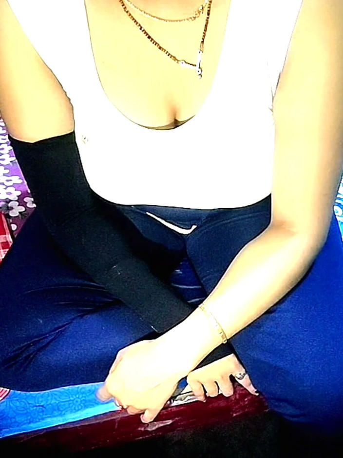 Neha_Noonu: Exotic Desi Amateur Squeezing &amp; Wet Finger Play Full Uncut Show