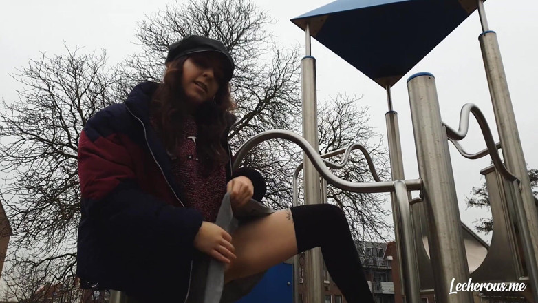 Lecherous: Clementine - bermain di taman