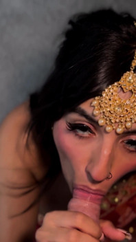 Pakistani Bhabi Aaliyah Yasin Lets a White Cock Cum in Her Mouth