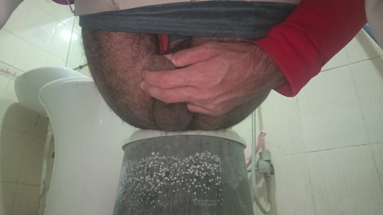 Brijesh 270: Podívejte se, jak se čůrák pomalu vztyčí.