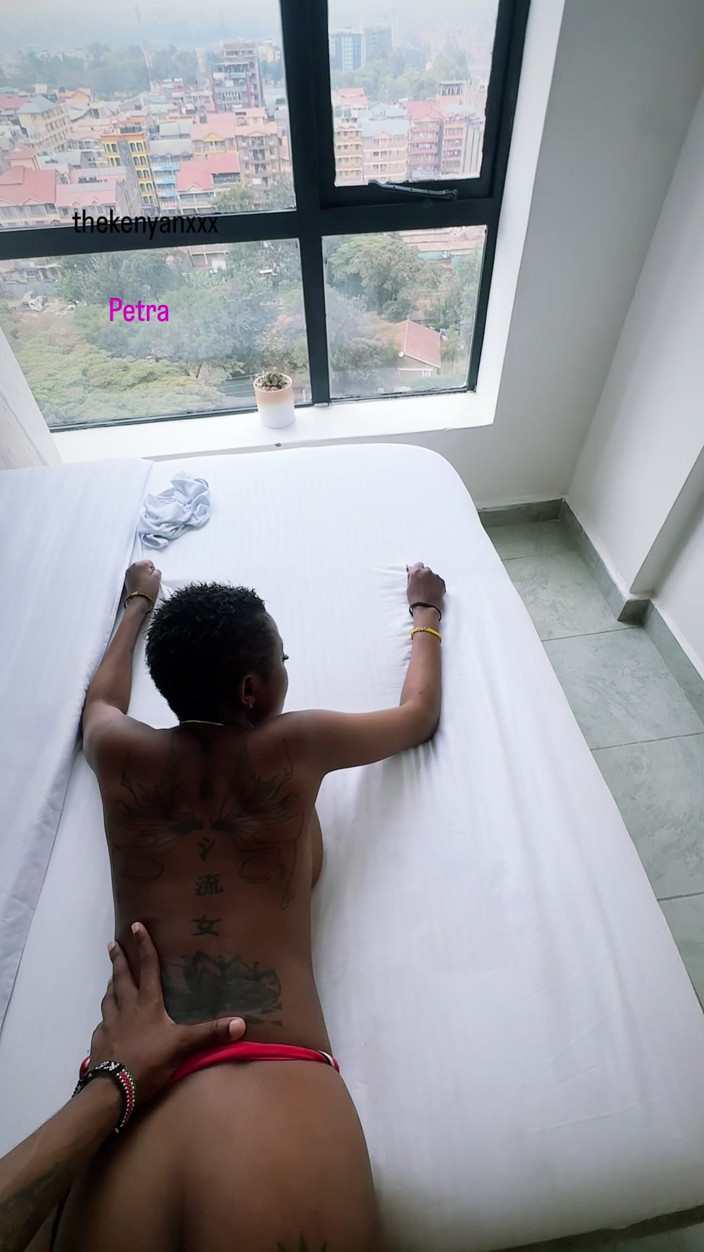 THEKENYANXXX: Piękna drobna murzynka cieszyć się byłym chłopakiem BBC