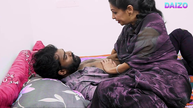 AlexDaizo: हॉट भारतीय भाभी आग पर