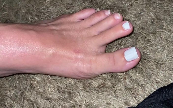 footivities: Melukis kaki panjangku dengan kaki putih