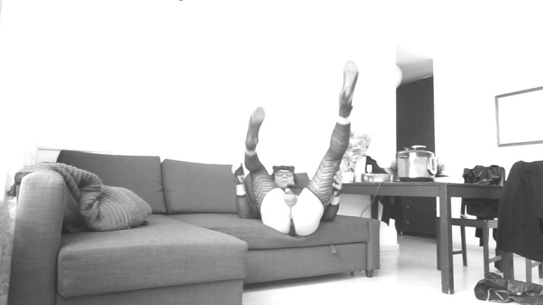 Voyager: Jurulatih Silang Menunjuk-nunjuk. melalui kamera web.