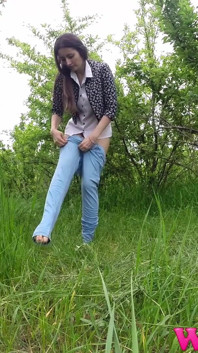 Whiping Her Wet Pussy with a Leaf Just After She Pisses in the Grass