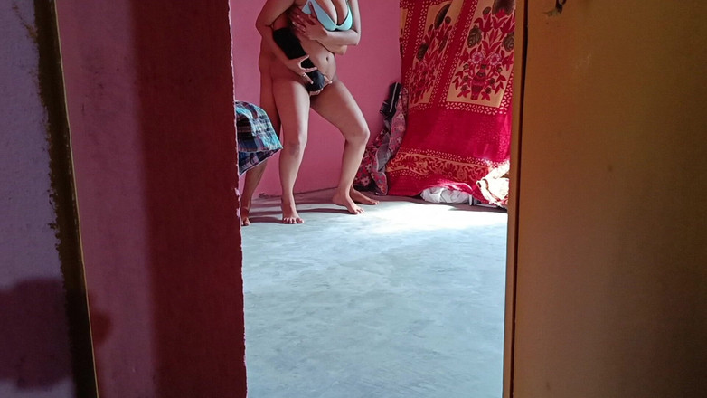 Priya ki Papa: Fată desi din sat indiană studentă care face sax pentru...