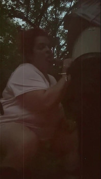 BBW blowjob im freien
