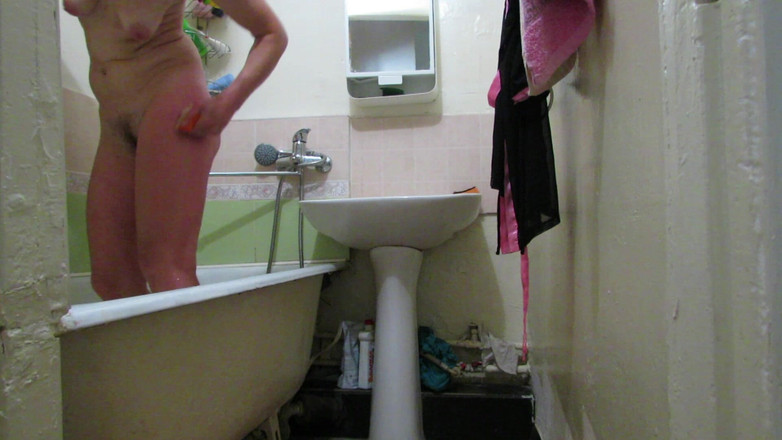 SexyAnka: Красива дама у ванній кімнаті. з розмовами російською