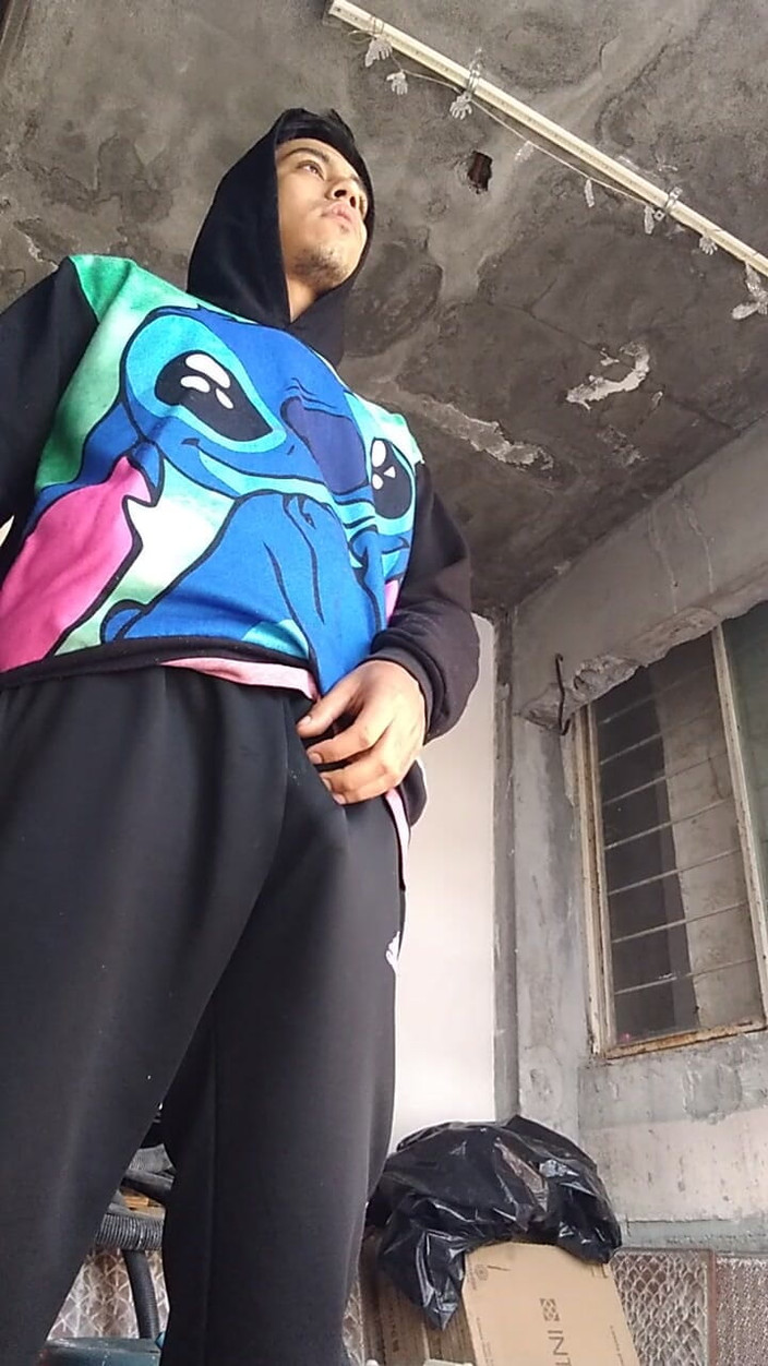 AlexAlejandro13: Ukážu ti to v kalhotách jdou dolů