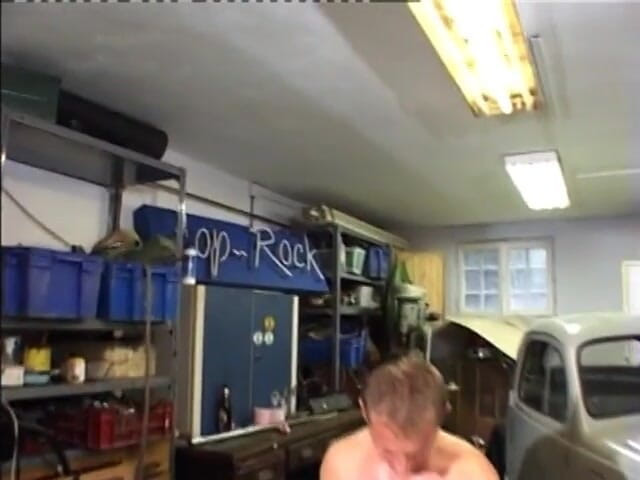 Gays Case: Ragazzo arrapato succhia cazzo prende sborrata dopo aver succhiato il...