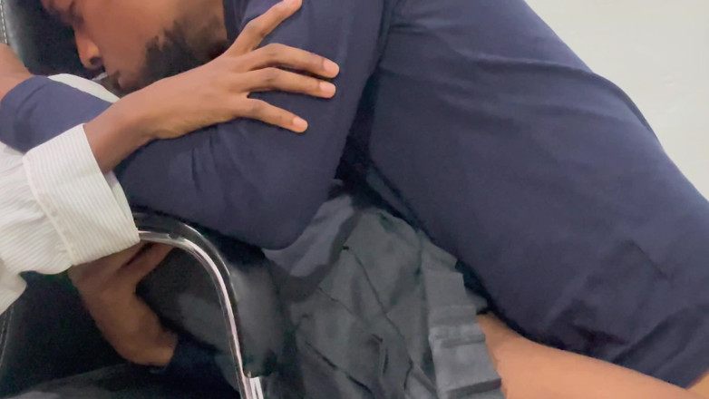 Petite Erotic Africa: Liten afrikansk tonåring knullad av sin lärare i uniform