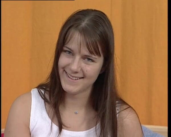 YOUR FIRST PORN: Junge nadin rasiert ihre muschi softclip young nadin mencukur memeknya...