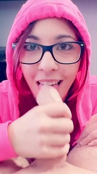 Durante il sondaggio dell'altro giorno di ieri avete votato per la faccia e io conservo sempre le mie promesse - ricorda