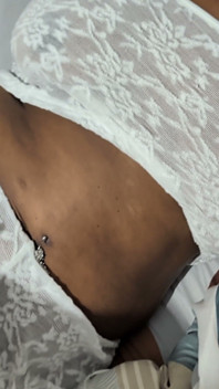 私の部屋でムラムラした義理の妹を見つけたときのこと。彼女は自分の望みを知っていた。