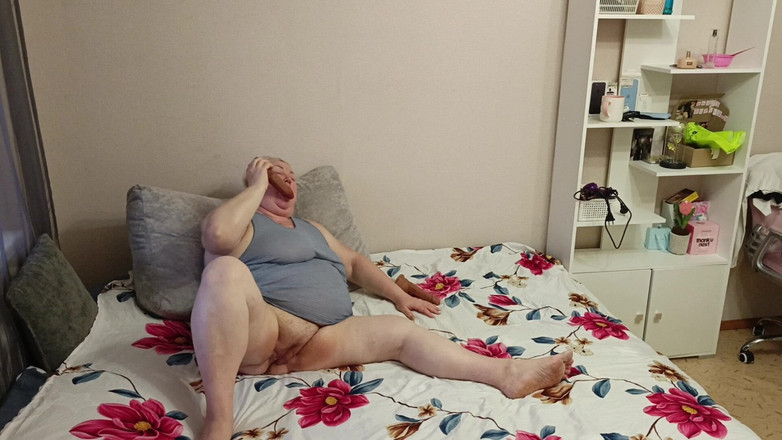 Zona901: 继母在下班后自慰