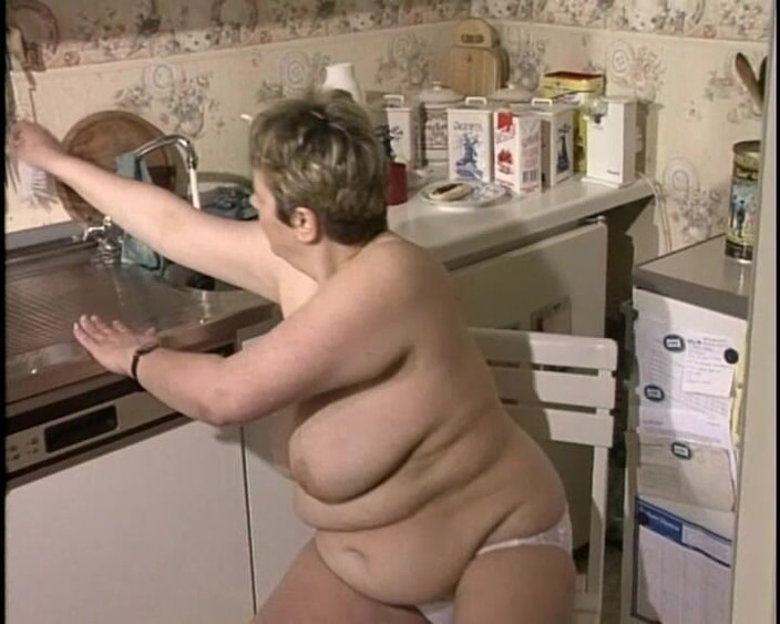 YOUR FIRST PORN: Ibu tiri berbulu bahagian 2