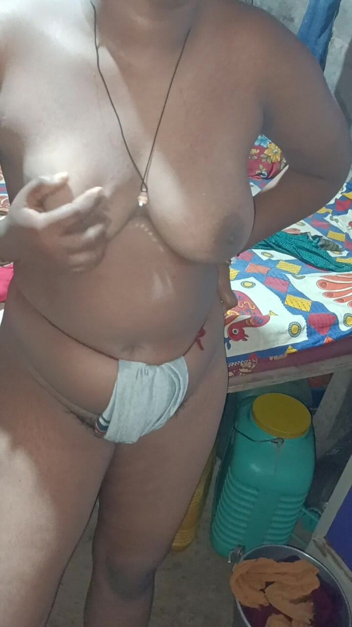Monika Bhabhi: Om du vill titta på svägersans sexvideo följer du